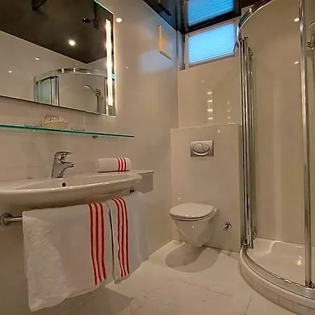 Royal 4*